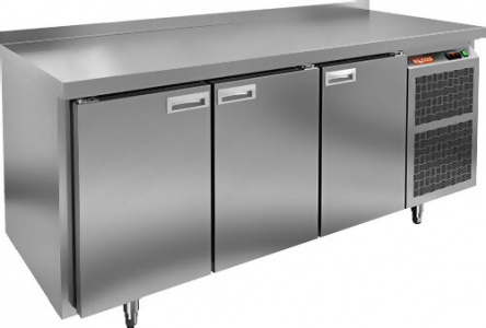 Стол с охлаждающим шкафом Hicold Sn111/Tn б/столешницы